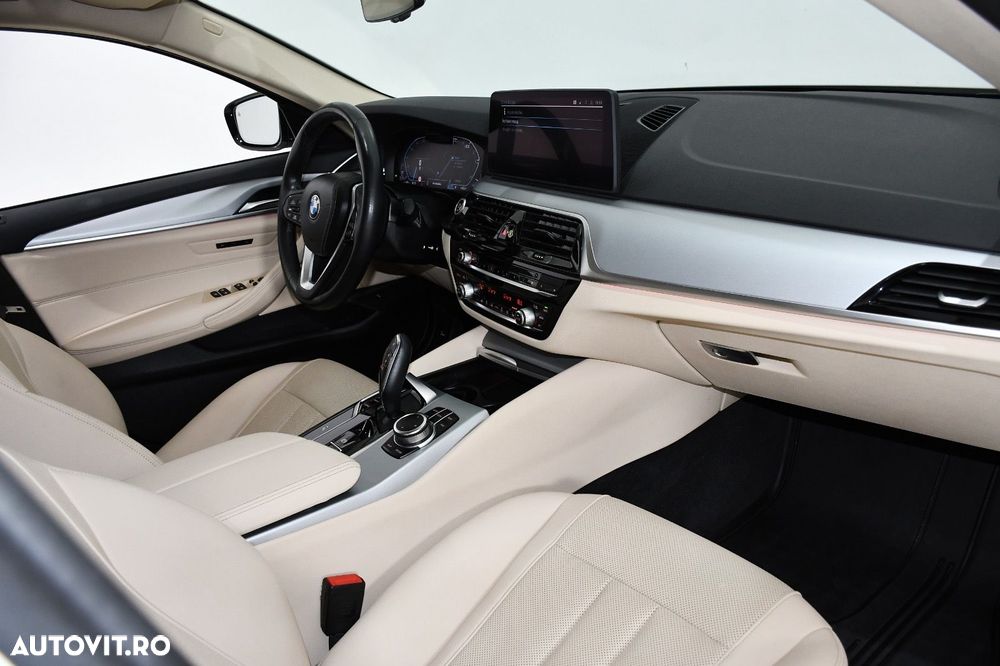 BMW Seria 5 520d xDrive Aut. Luxury Line - 7