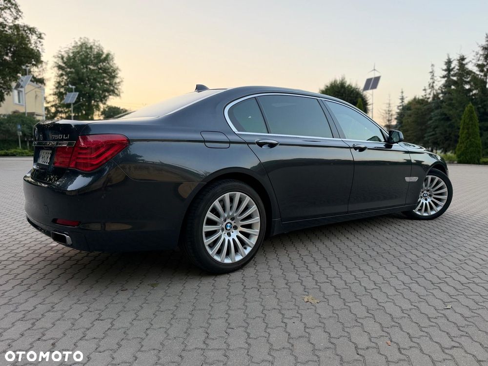 BMW Seria 7 750Li - 14