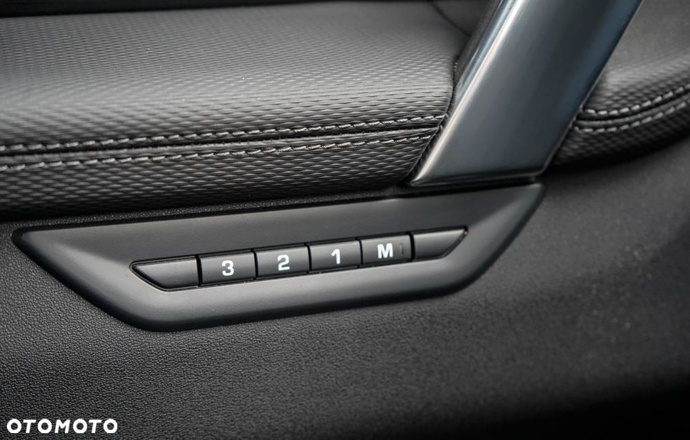 Land Rover Discovery Sport - 16