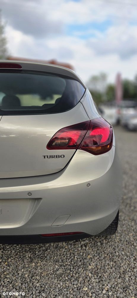 Opel Astra 1.6 T Cosmo - 7