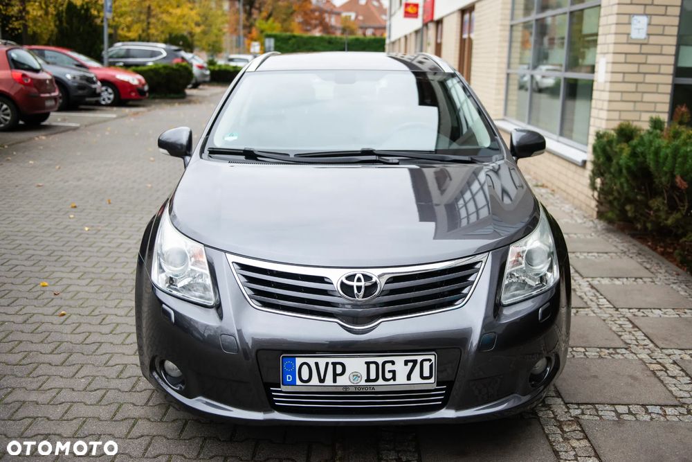 Toyota Avensis 1.8 Premium - 10