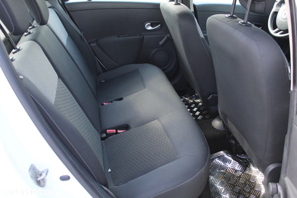 Renault Clio - 12