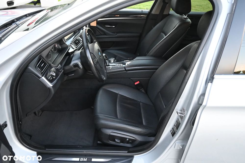 BMW Seria 5 525d - 10