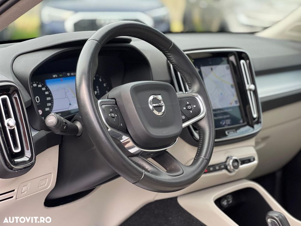 Volvo XC 40 T5 AWD Momentum Pro - 11