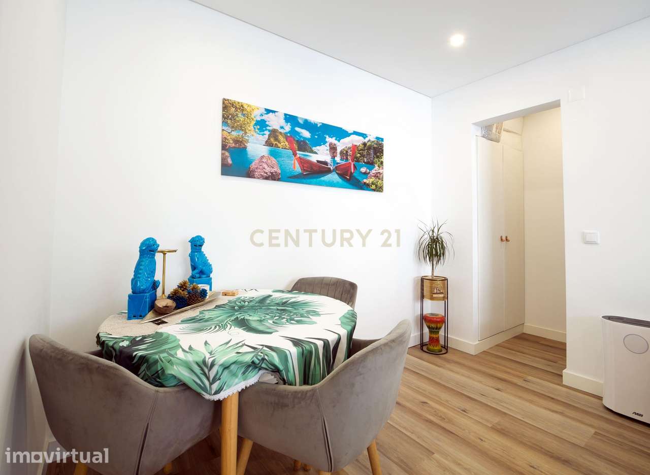 Apartamento  T1 - totalmente remodelado - Elevador-  S. António Capari - Grande imagem: 3/17