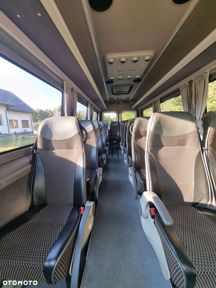 Mercedes-Benz Sprinter - 21