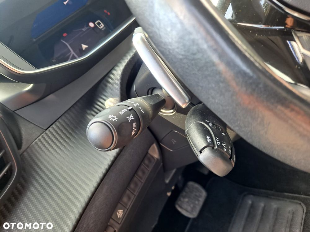 Peugeot 2008 PureTech 130 EAT8 Allure - 22