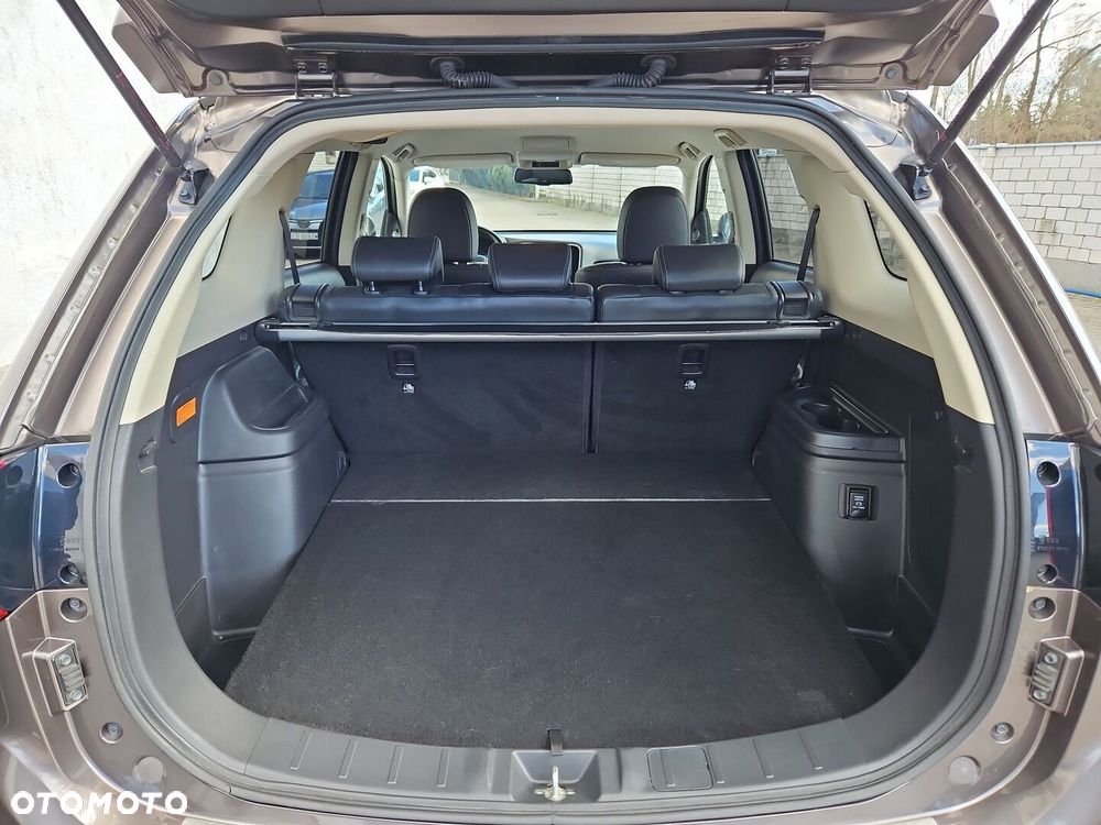 Mitsubishi Outlander - 24