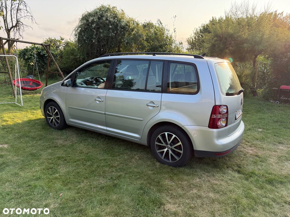 Volkswagen Touran 1.9 TDI DPF Trendline DSG - 2
