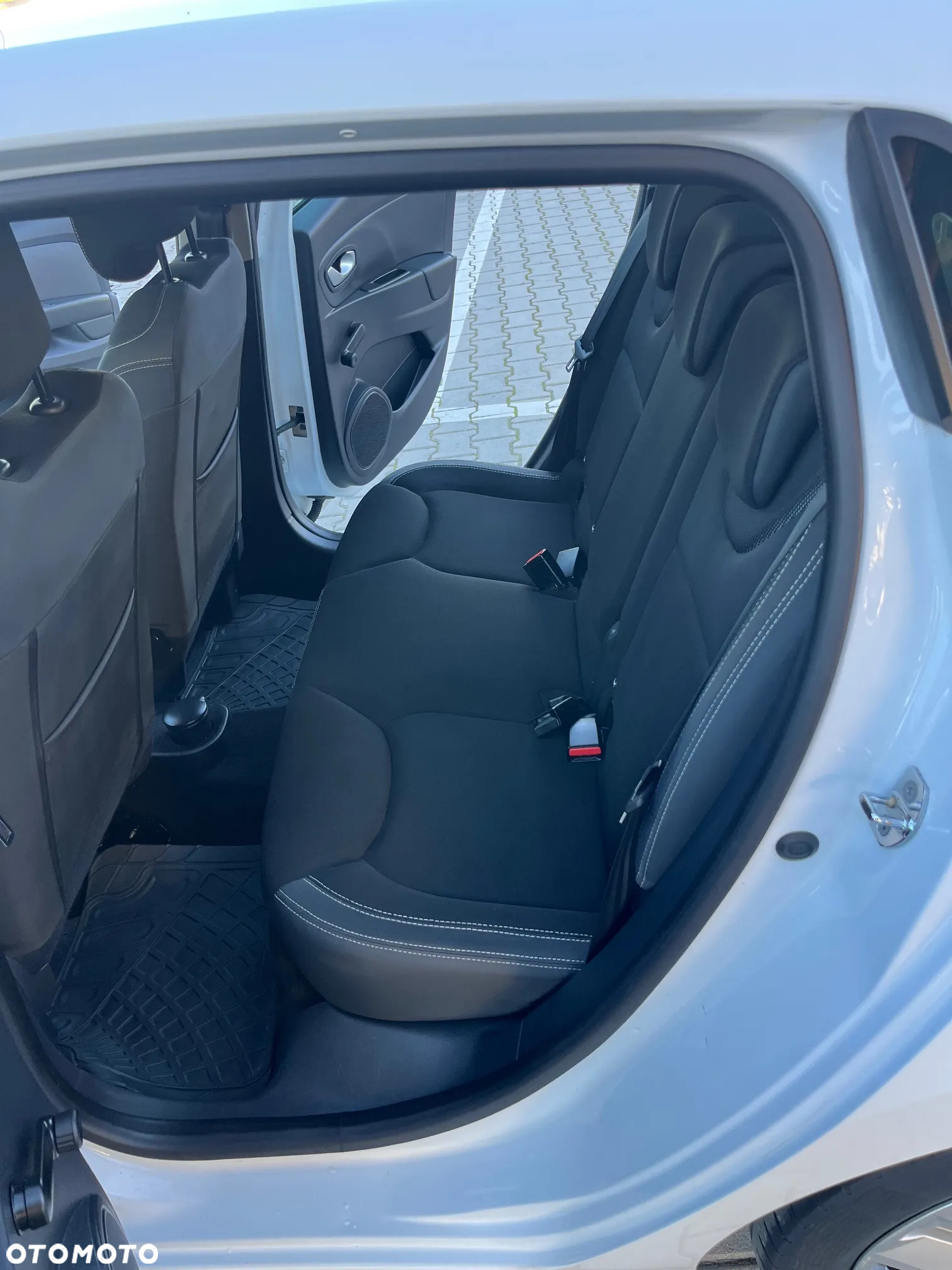 Renault Clio 1.5 dCi Energy Intens - 13