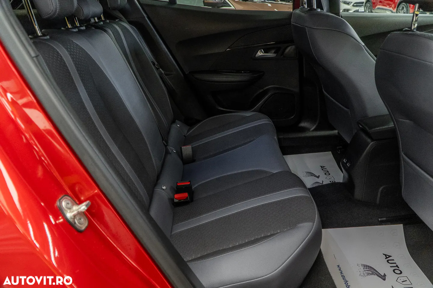 Peugeot 2008 BlueHDi 130 EAT8 Allure Pack - 9