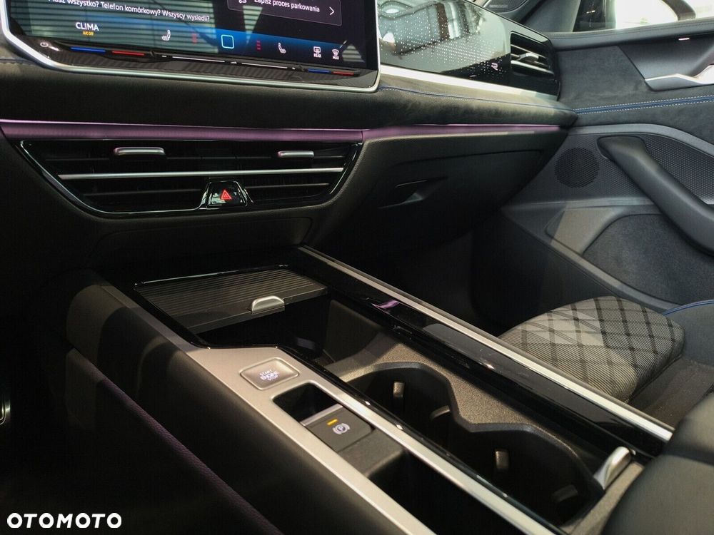 Volkswagen Passat Variant 2.0 TSI R-Line Plus DSG - 16