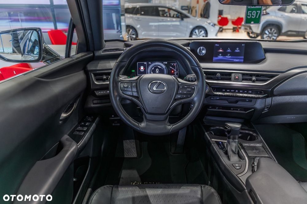Lexus UX - 27