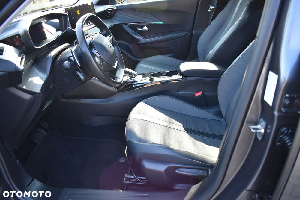 Peugeot 2008 1.5 BlueHDi Allure S&S EAT8 - 17