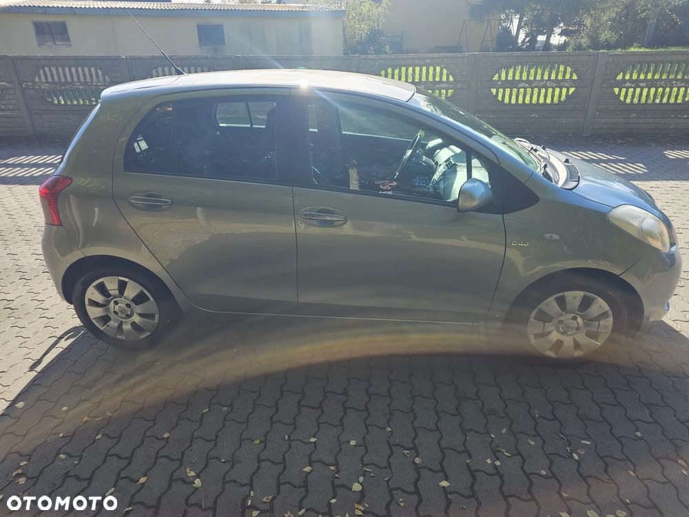 Toyota Yaris 2006 photo 4