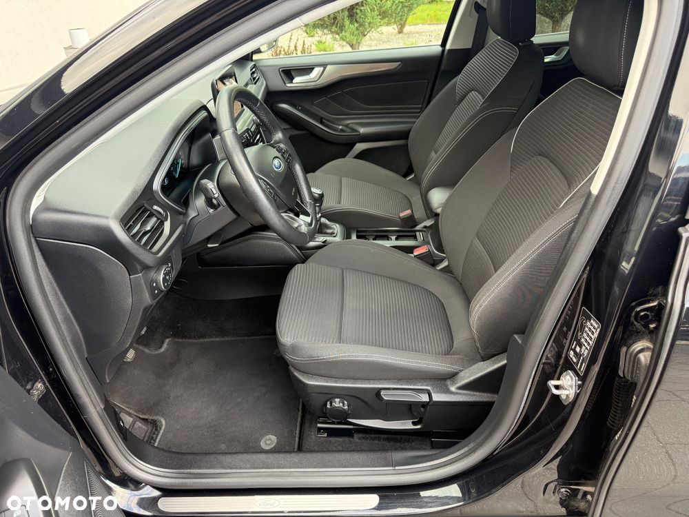 Ford Focus 1.5 EcoBlue Start-Stopp-System TITANIUM DESIGN - 17