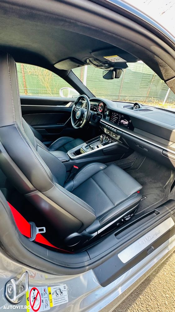 Porsche 911 Turbo - 10