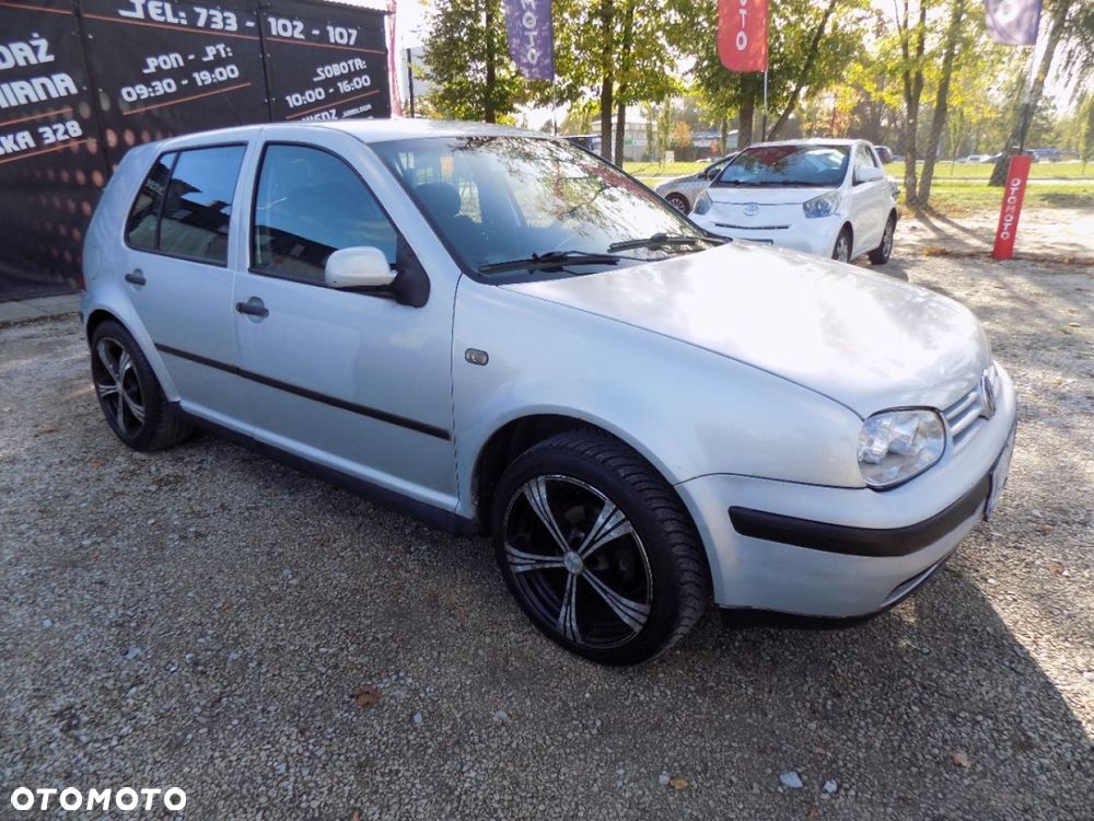 Volkswagen Golf - 2