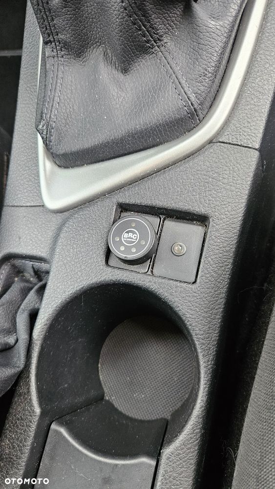 Toyota Auris 1.6 Premium Comfort - 26