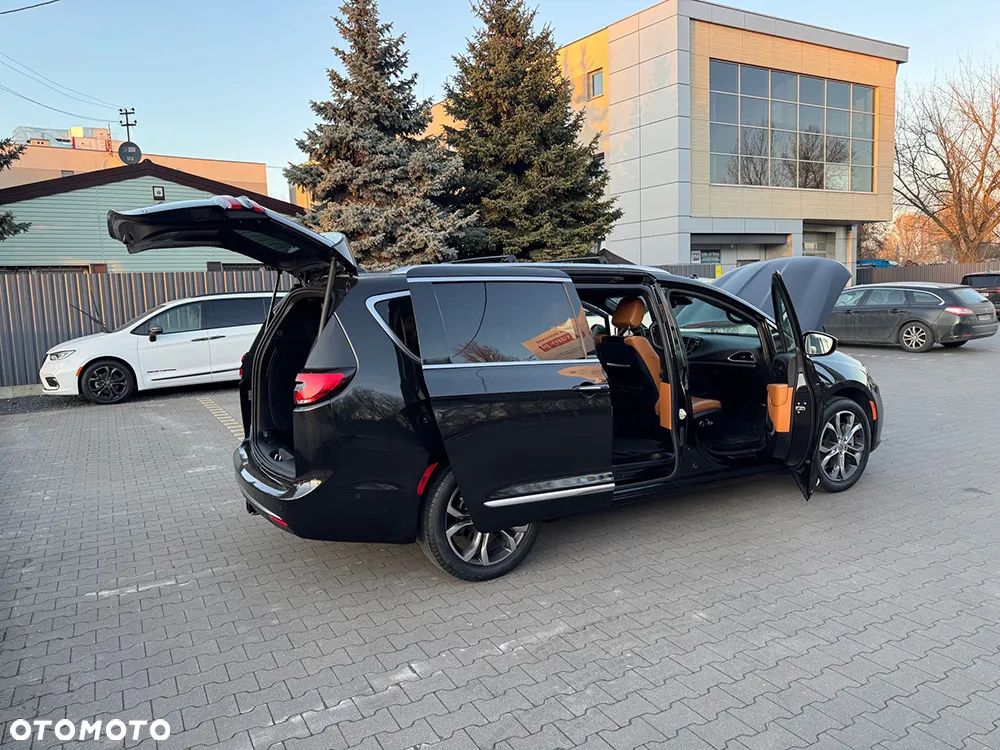 Chrysler Pacifica - 14