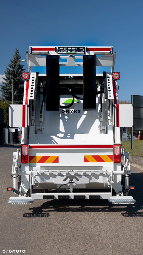 Isuzu F14 - 8