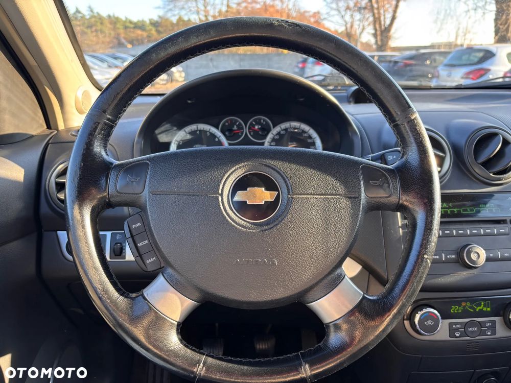 Chevrolet Aveo 1.4 LT - 25