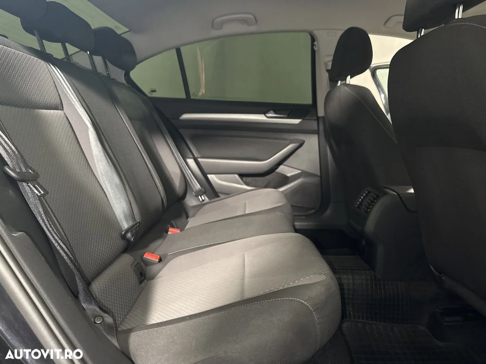 Volkswagen Passat - 13