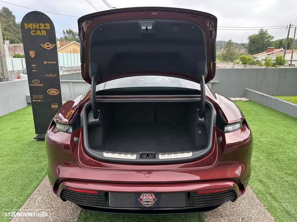 Porsche Taycan 4S - 25