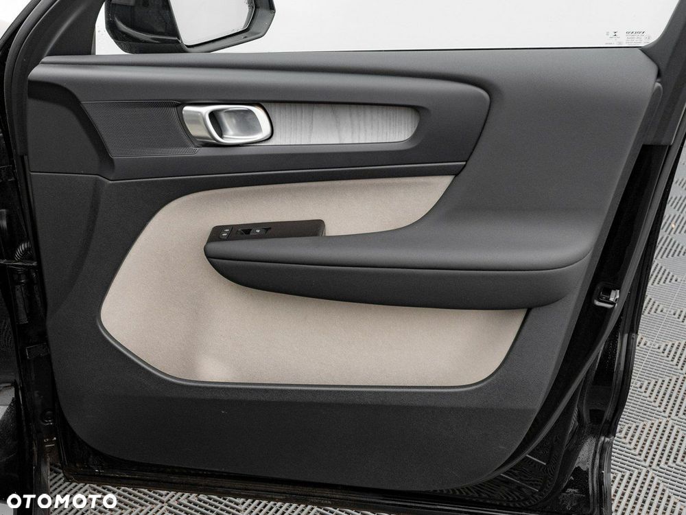Volvo XC 40 - 32