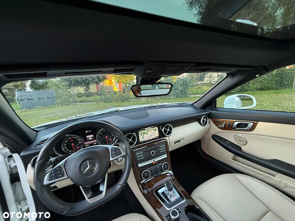 Mercedes-Benz SLC - 14