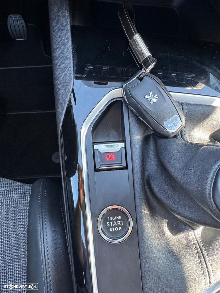 Peugeot 5008 1.5 BlueHDi Allure - 25