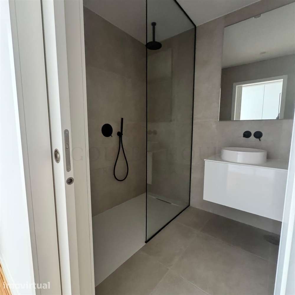 Apartamento T1 de Luxo em Gaia | Design Moderno & Varanda - Grande imagem: 4/27