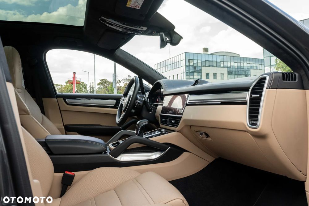 Porsche Cayenne - 17