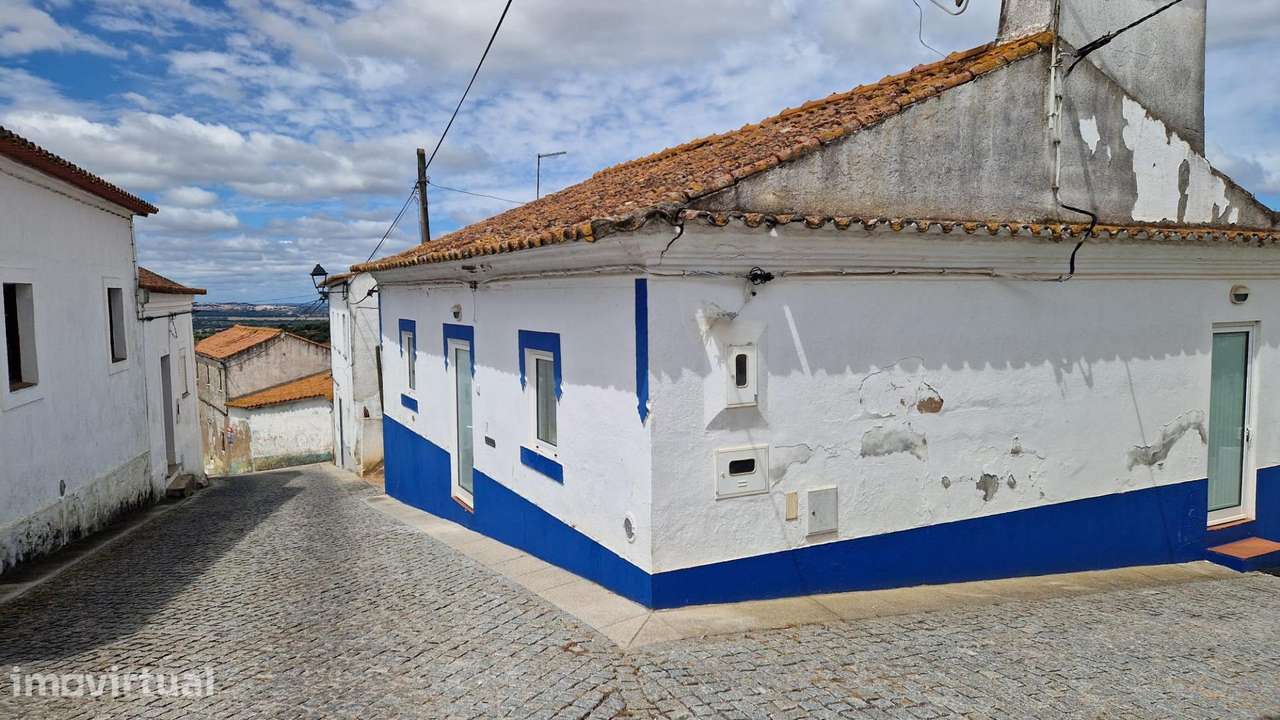 Moradia T3 em São Bartolomeu do Outeiro - Quintal nas Traseiras - Grande imagem: 3/35