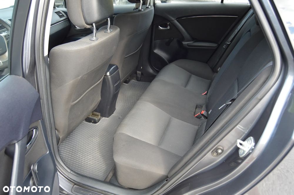 Toyota Avensis 2.0 D-4D Sol - 30
