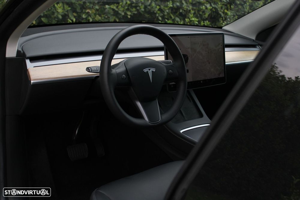 Tesla Model Y Long Range Dual Motor AWD - 20