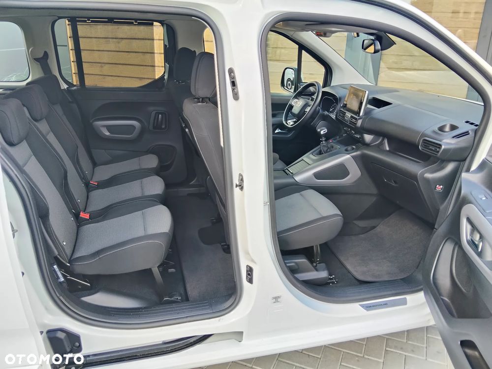 Toyota Proace City Verso 1.2 Turbo L1 Team Deutschland - 38