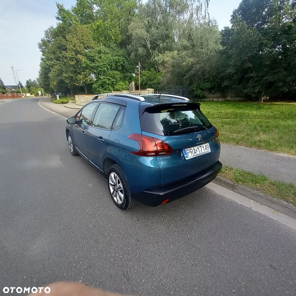 Peugeot 2008 - 8