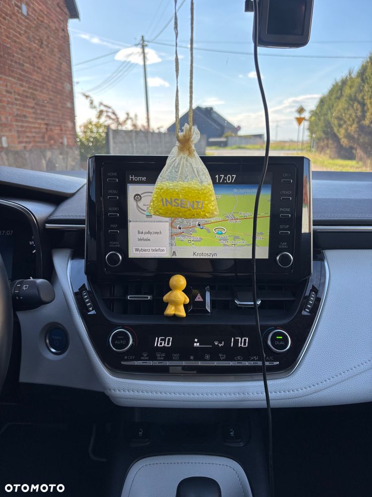 Toyota Corolla 1.8 Hybrid Selection - 12