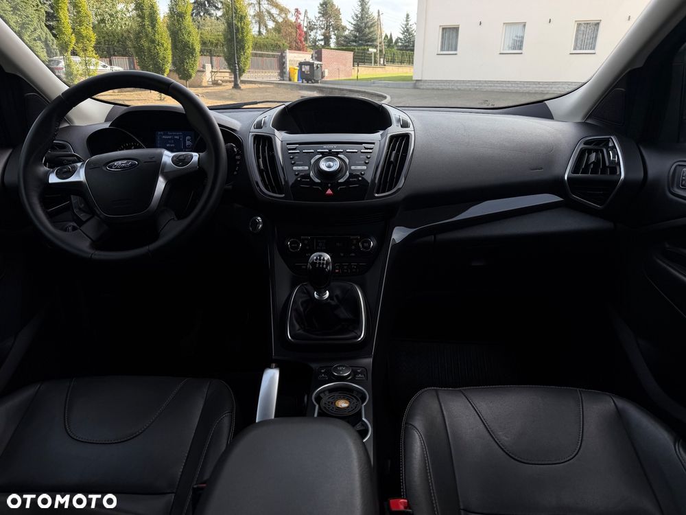 Ford Kuga - 24