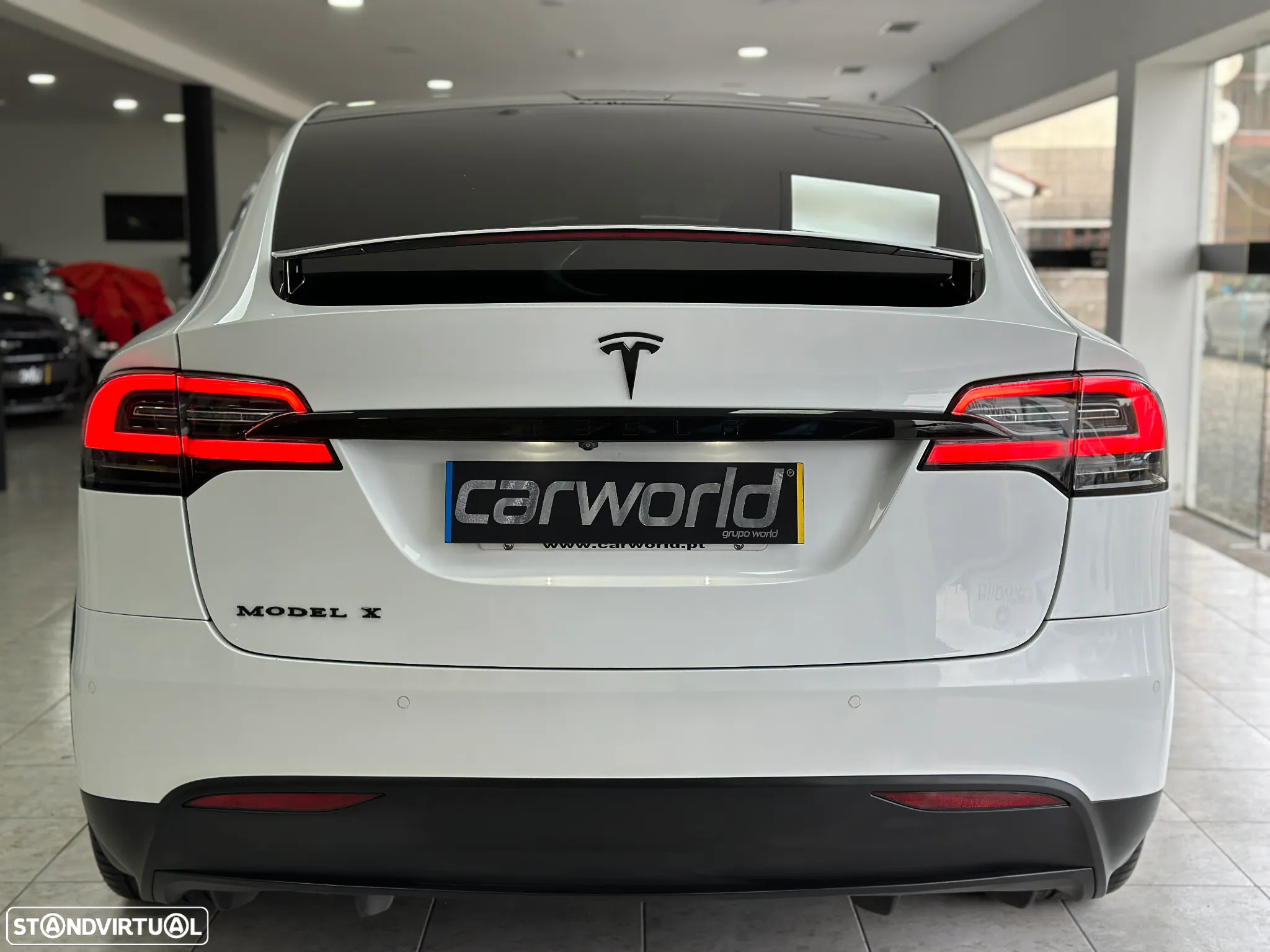 Tesla Model X - 3