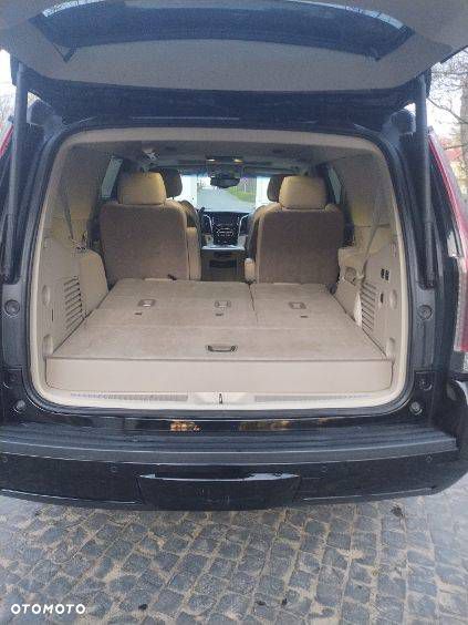 Cadillac Escalade - 4