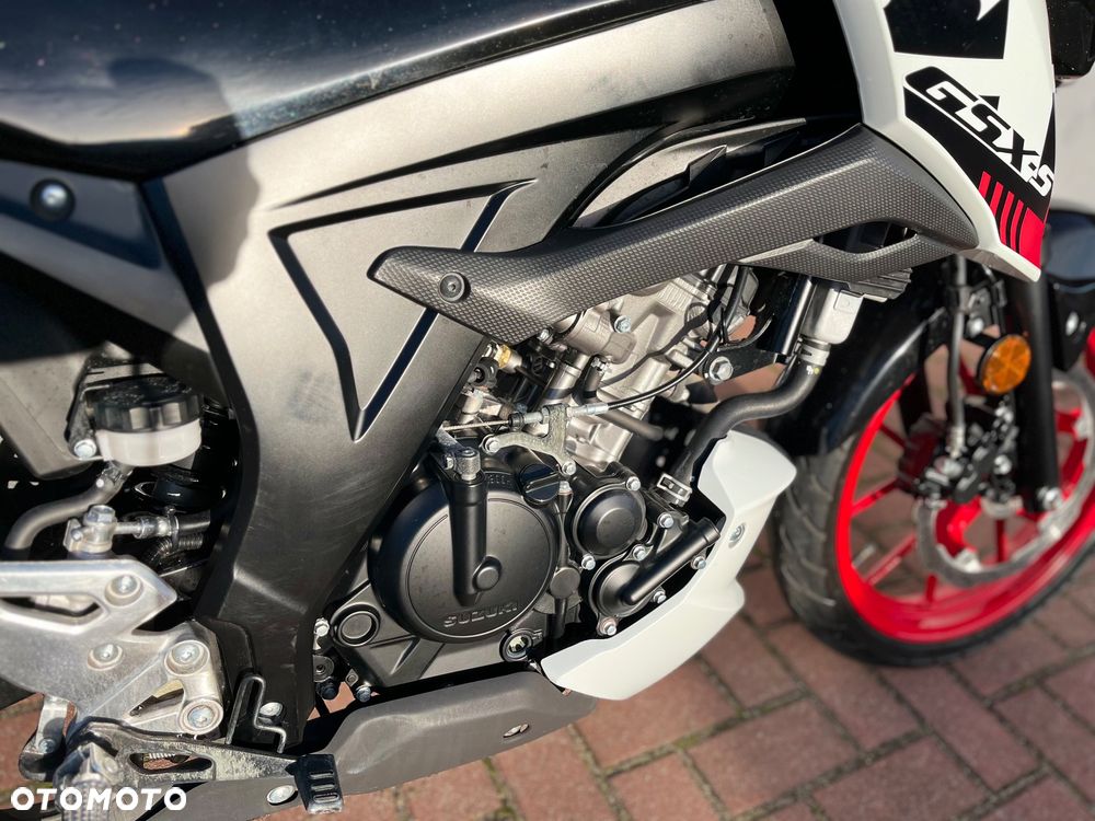 Suzuki GSX - 8