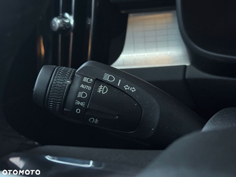 Volvo XC 40 B3 Plus Dark - 19