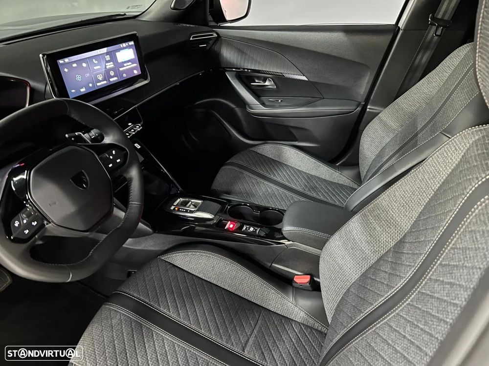 Peugeot 2008 1.2 Hybrid Allure e-DCS6 - 11