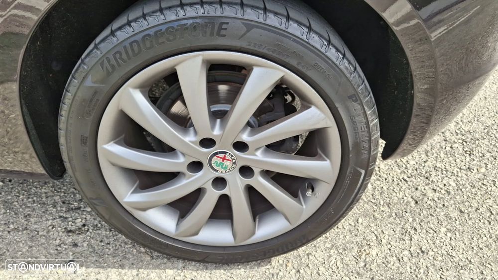 Alfa Romeo Giulietta 1.6 JTDm Distinctive - 17