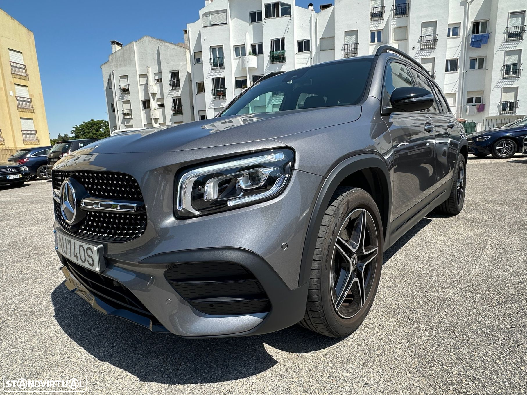 Mercedes-Benz GLB 200 AMG Line - 2