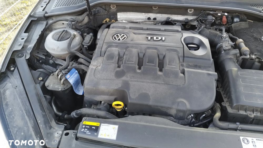 Volkswagen Golf 1.6 TDI BlueMotion Comfortline - 11