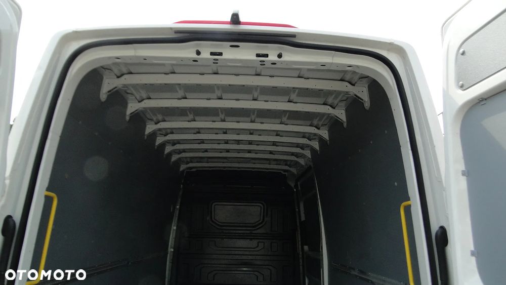 Volkswagen CRAFTER - 12