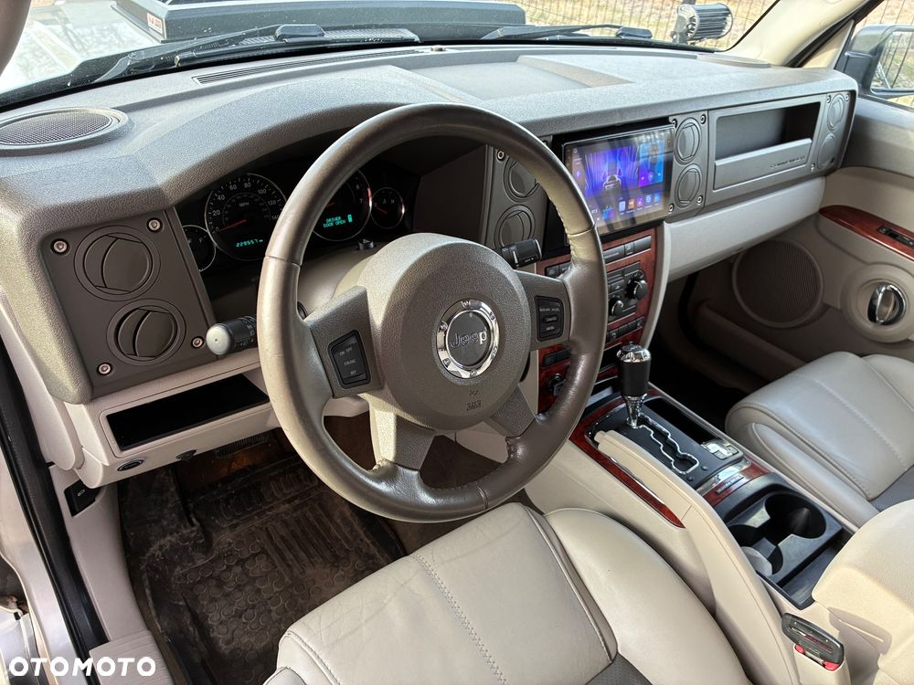 Jeep Commander 5.7 V8 HEMI Automatik Limited - 31